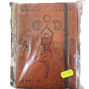 libreta mística de cuero