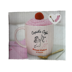 taza cupido con calcetines y cuchara